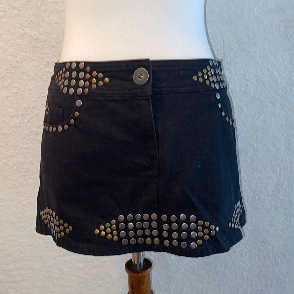 SOLD!!! New w tags Mango (MNG) black mini skirt rocker studs Sz 6
